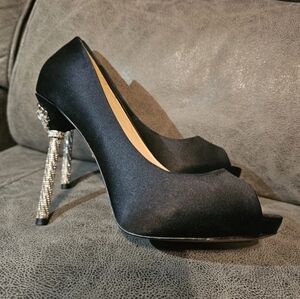 Badgley Mischka Elegant Black Heels with Dazzling Silver Stiletto